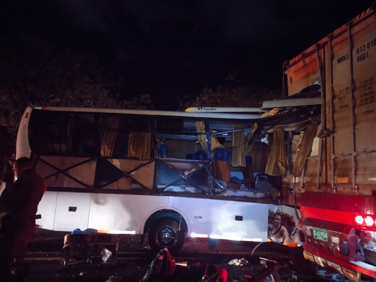 Conductores de bus denuncian que les estarían vendiendo frenos piratas como originales