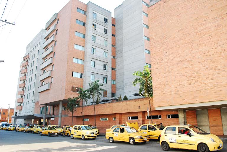 El Hospital General de Medellín puso a disposición 21 nuevas camas y 10 uci