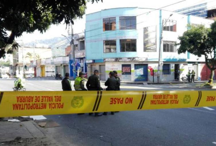 Medellín: Balearon al administrador de un bar, una mujer resuiltó herida