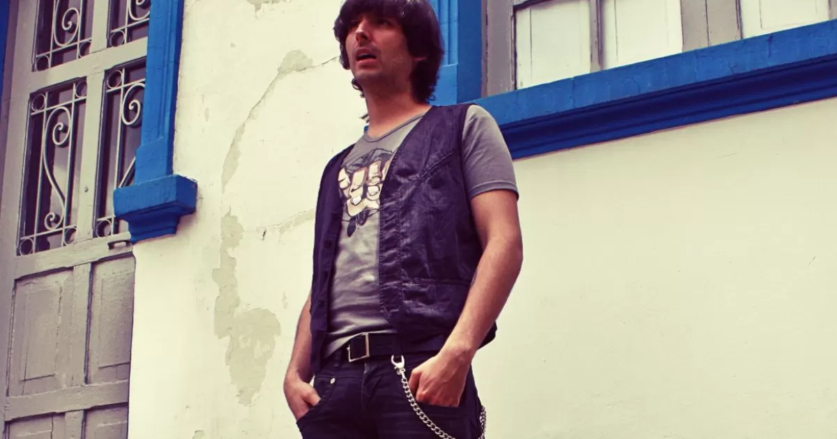 Cantante de Los de Adentro se recupera de un disparo