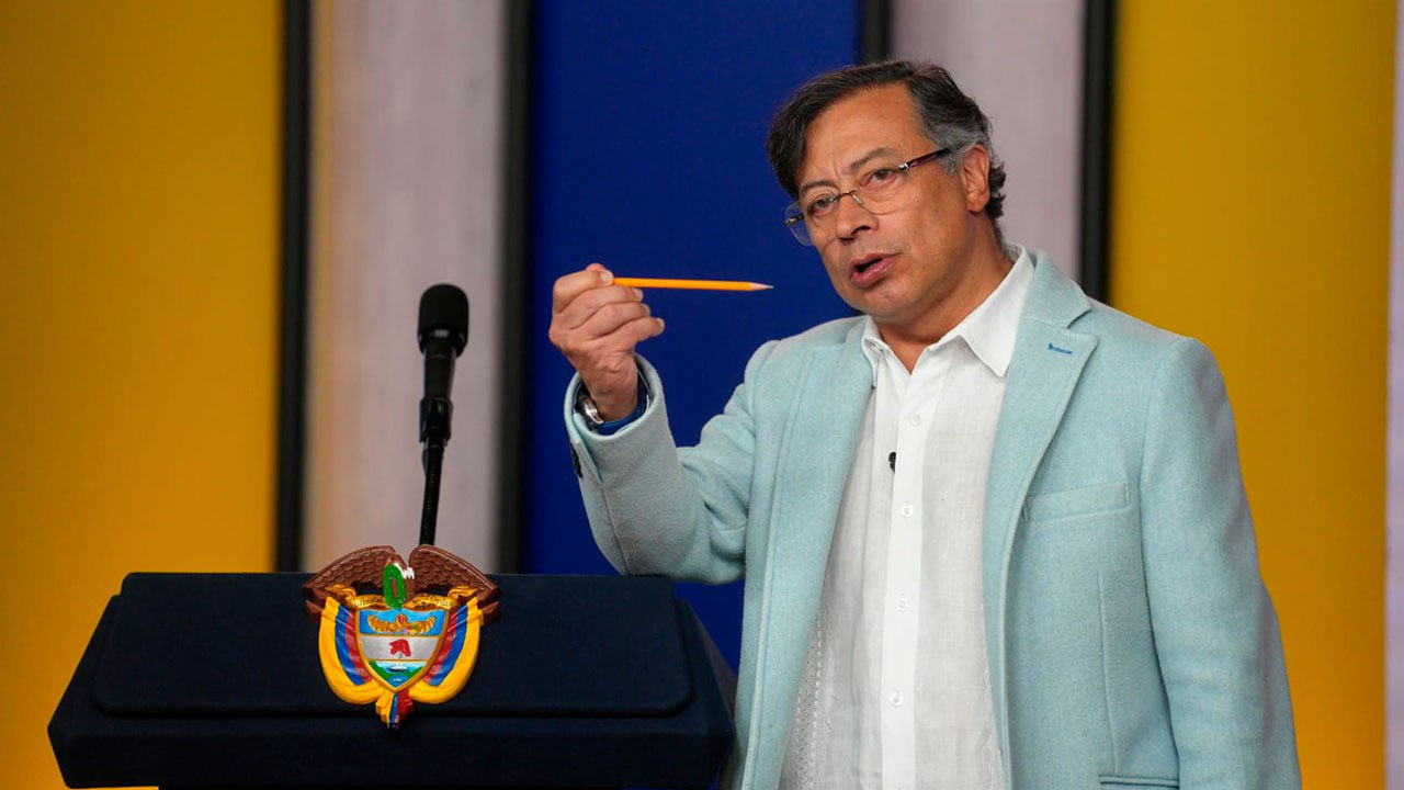 Según Petro los pobres no usan gasolina al parecer el presidente cree que las motos son de pedal