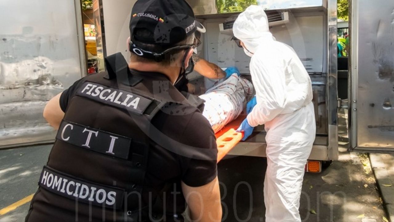 Cogió a bala a un hombre hasta matarlo en plena